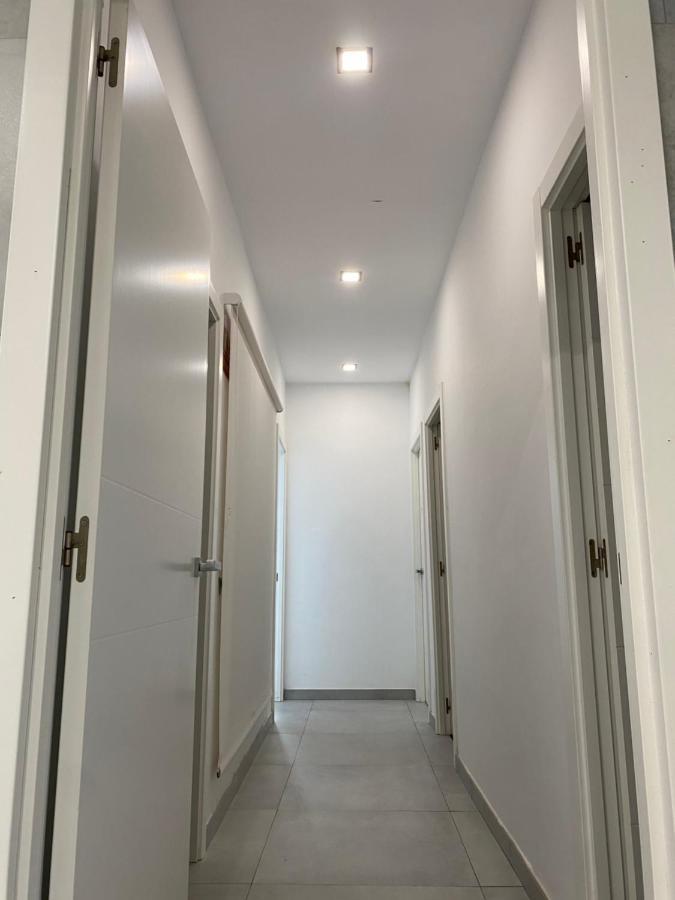 Hostel Ramon Lujan 91 มาดริด ภายนอก รูปภาพ