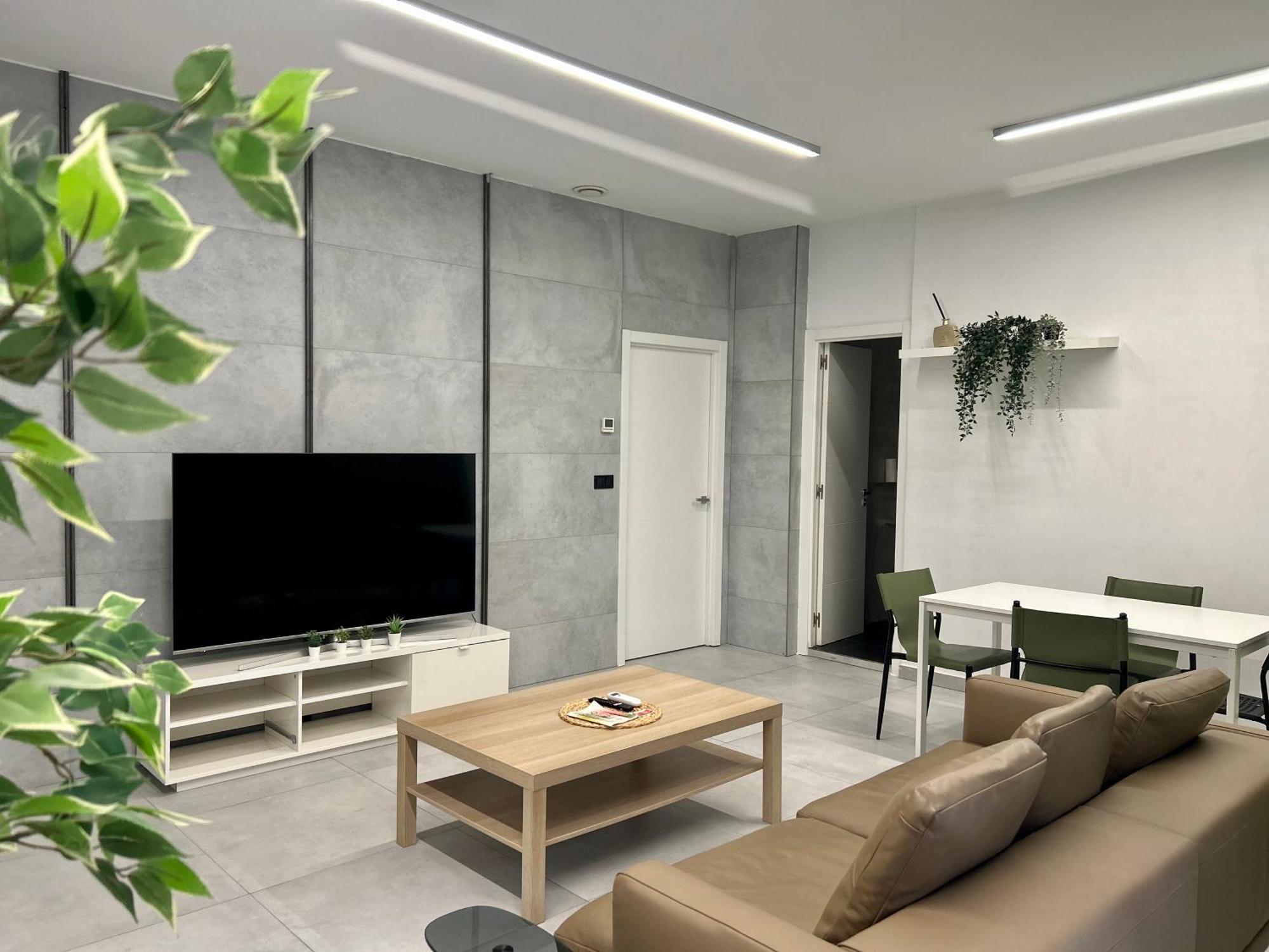 Hostel Ramon Lujan 91 มาดริด ภายนอก รูปภาพ