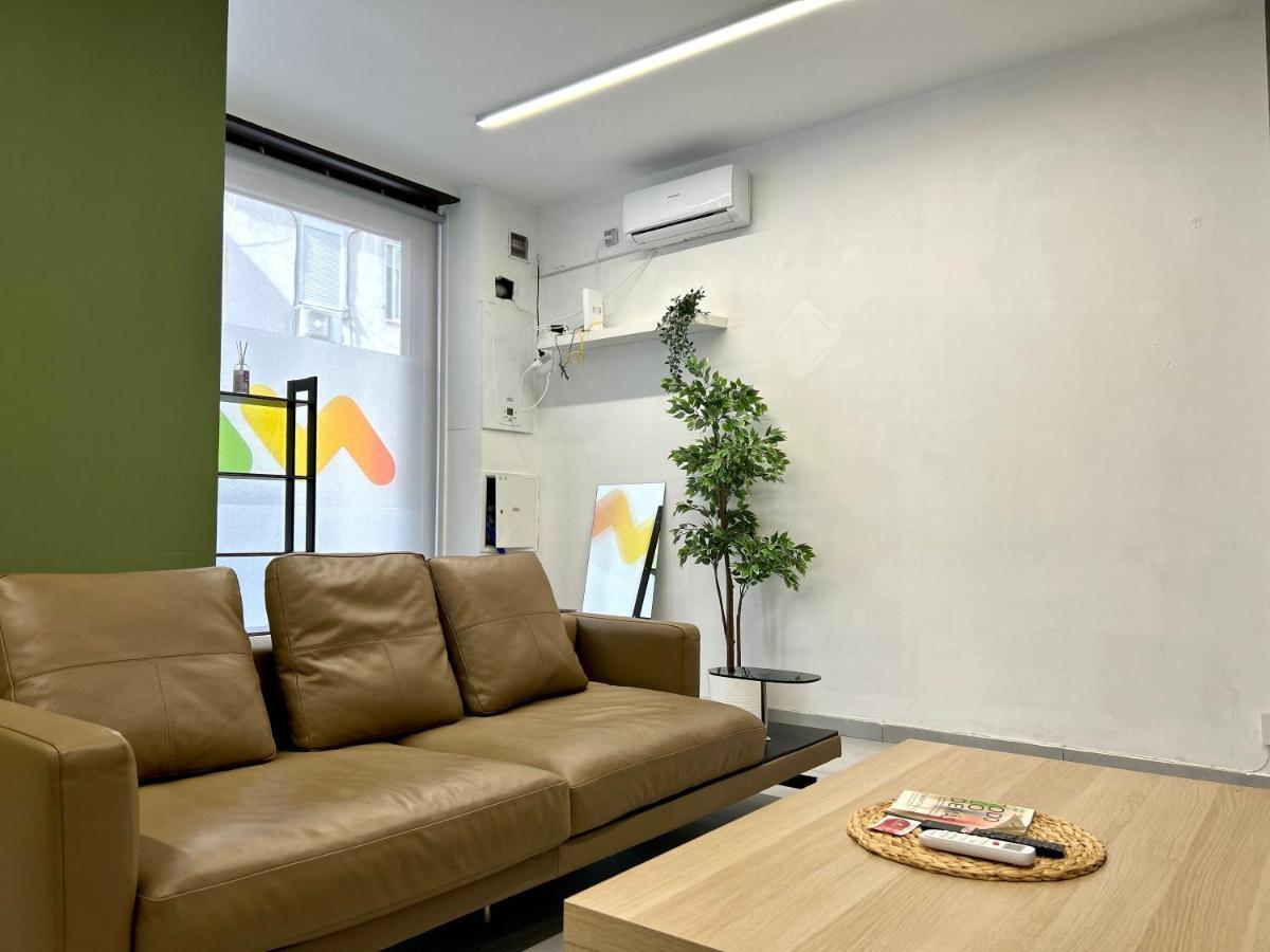 Hostel Ramon Lujan 91 มาดริด ภายนอก รูปภาพ